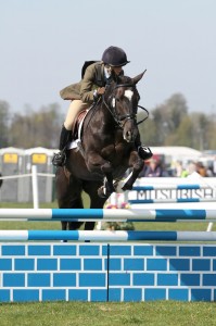 Claire showjumping