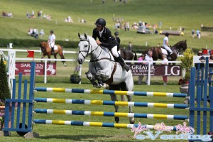 Andrew Nicholson riding Avebury hold on to their lead in section A of the CIC***